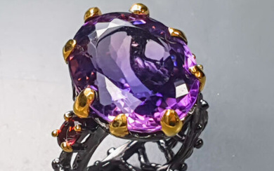Amethyst ring in black rhodium-plated sterling silver and gold