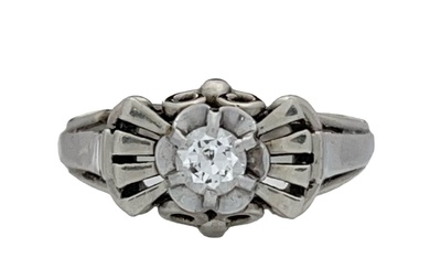 An Art deco platinum ring with a unique design,...