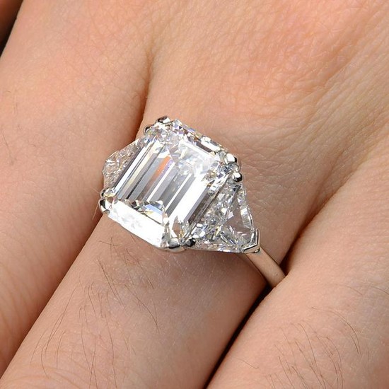 An impressive rectangular-shape diamond ring, with