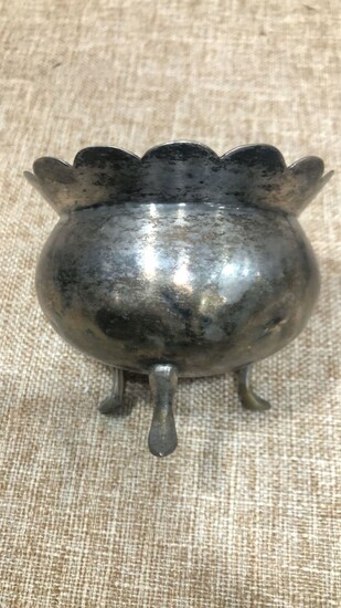 An old silver bowl 140 grams 8x8 cm