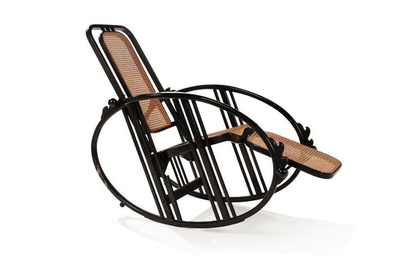 Antonio VOLPE, modèle de Rocking chair en bois courbé teinté...
