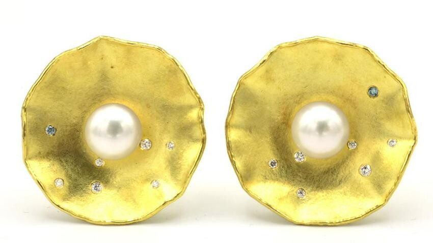 Banzhaf 18Kt Diamond Lily Pad Earrings