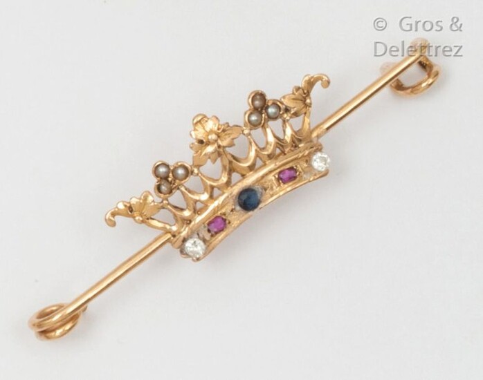 Barette" brooch in yellow gold with a crown decoration, set with coloured stones. Raw weight: 3.4g.