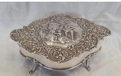 EDWARDIAN SILVER JEWELLERY BOX WITH FITTED INTERIOR, THE LID...