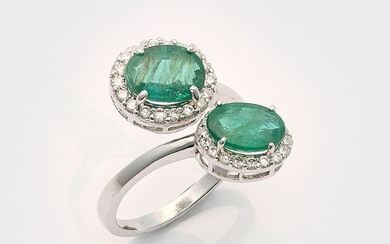 Eleganter Smaragd-Brillantring