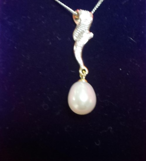 Gold Cultured Pearl Diamond Pendant