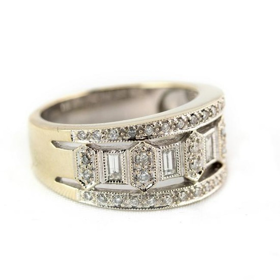 Ladies Designer Style 14k White Gold Diamond Ring
