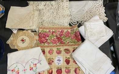 Lot 20+ Vintage & Contemporary Table Linens