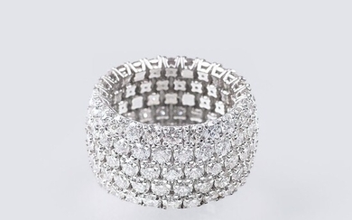 A highcarat Ring with rare-white Diamonds