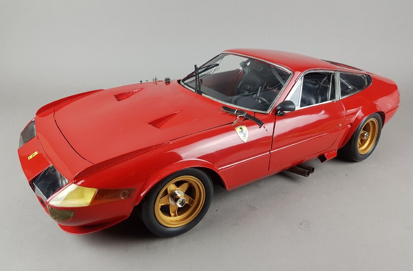 Marc Antonietti - Ferrari Daytona GR.4, carrossée en coupé Compétition 1971, plaque au dessous numérotée...