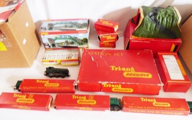 Model railway interest, a collection of Triang and Hornby Vintage...