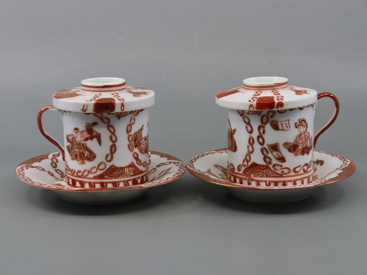PAIR OF ANTIQUE JAPANESE LIDDED KUTANI TEA CUPS AND SAUCERS, SIGNED