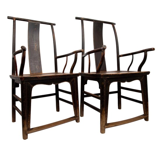 Paar Armlehnstühle mit geflochtenen Sitzflächen. CHINA. 19. Jh. oder älter