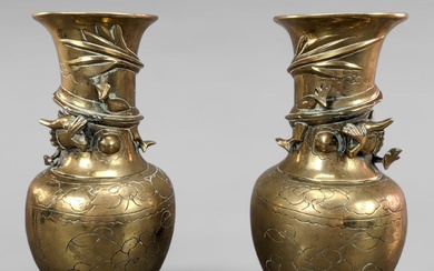 Paire de vases en bronze - Chine 20ème - 23 cm