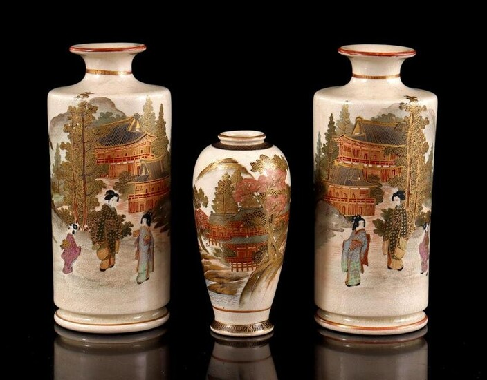 Satsuma 2 vases with a decor of women in a landscape