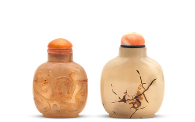 TWO AGATE SNUFF BOTTLES 19th century