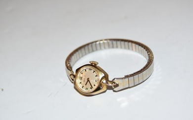 Vintage Benrus 10k Gold Filled Swiss Made Ladies Watch works great!!!