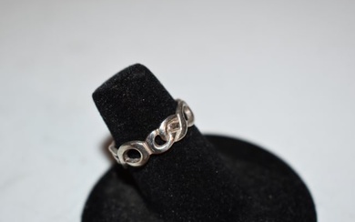 Vintage Sterling Silver modernist Ring Size 6