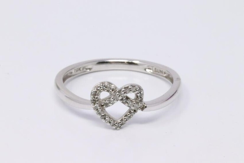 White Gold Heart Diamond Ring.