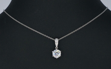 White gold diamond pendant with a brilliant cut of 1.00 carat