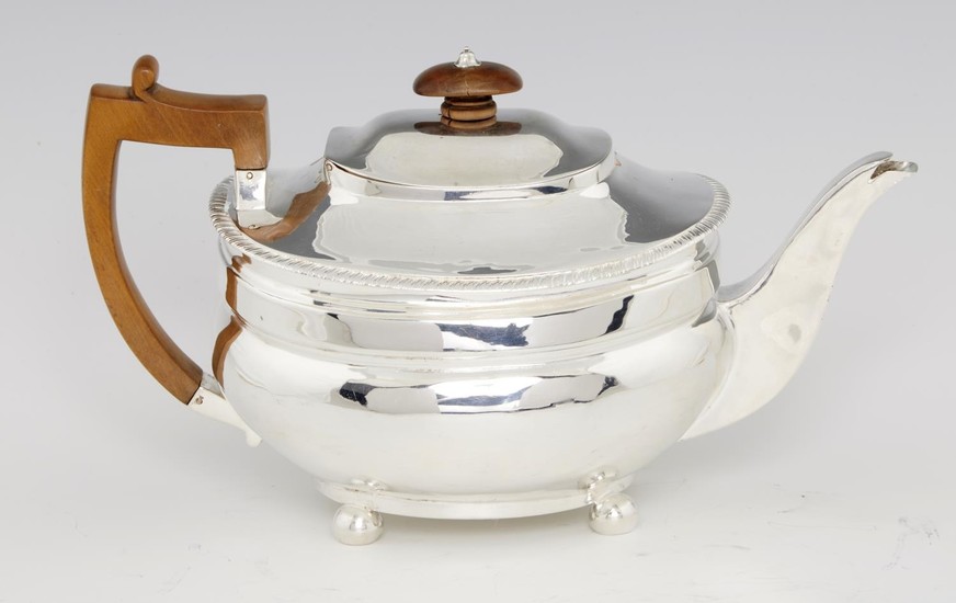 YORK SILVER. A GEORGE III GADROONED TEAPOT 15cm h, by Jame...