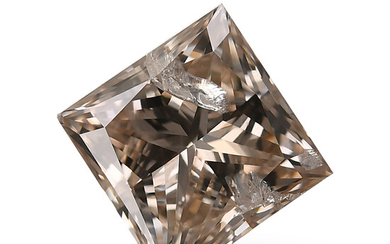 1.34ct Natural prinsses cut shape diamond, light brown color...