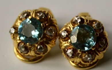 14 kt. Yellow gold - Pair of 14kt/585 gold Eearrings - 2.96 ct natural Aquamarine (tested) - roos cut Diamonds - Excellent state