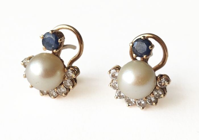18 kt. Akoya pearl, Yellow gold - Earrings - 0.32 ct Diamond - Sapphire