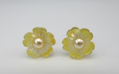 18 kt. Akoya pearls, Yellow gold - Earrings - 0.90 ct Akoya Pearl - Golden mother of pearl from the South Sea pearl mussel