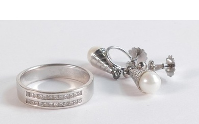 18ct white gold & diamond ring /band, size Q, weight 4.69g, ...