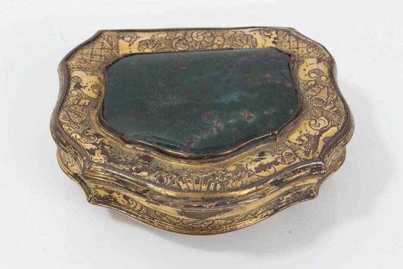 18th century Continental gilt metal and agate inset snuff box