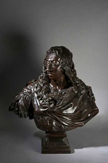 19th CENTURY FRENCH ECOLE, AFTER ANTOINE COYSEVOX (1640-1720). Bust of Prince Louis II of Bourbon-Condé, known as the Great Condé (1621-1686). Important bronze bust with brown patina, resting on a pedestal base, made after a lost wax by Susse...