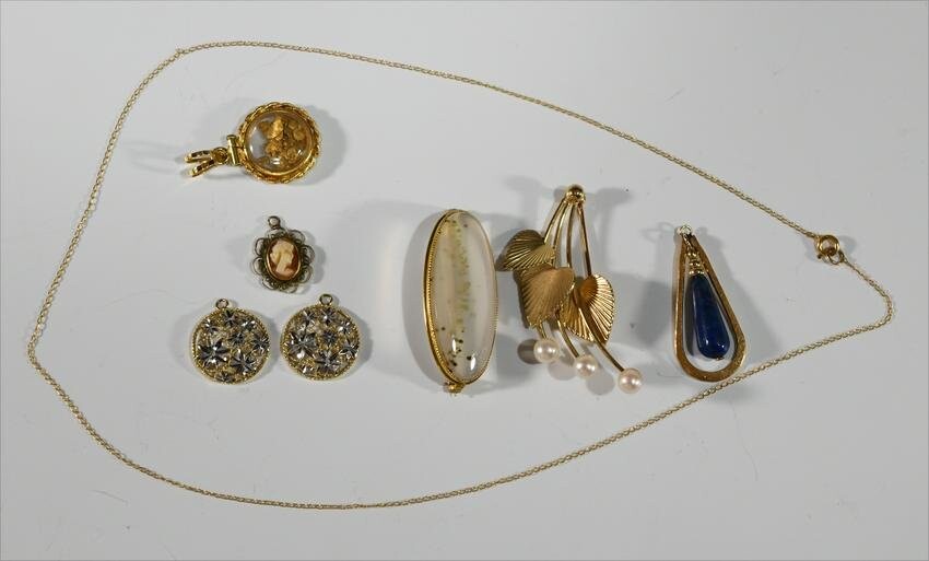 8 Pieces of 14K Gold Jewelry