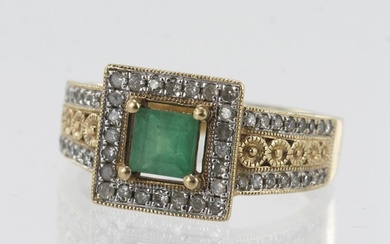 9ct yellow gold diamond and emerald cluster ring, one square...