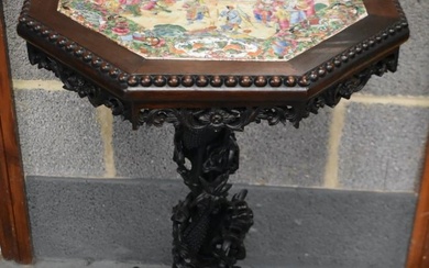 A 19TH CENTURY CHINESE FAMILLE ROSE HARDWOOD INSET DRAGON TABLE. 80 cm x 55 cm.