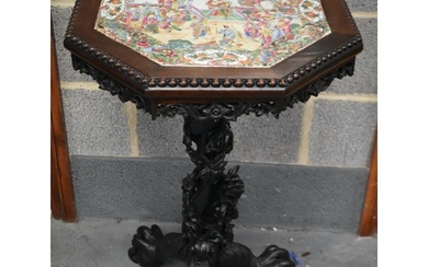 A 19TH CENTURY CHINESE FAMILLE ROSE HARDWOOD INSET DRAGON TA...