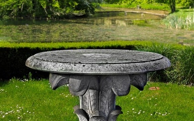A CARVED LIMESTONE GARDEN TABLE IN THE EARLY 19TH CENTURY STYLE, SECOND HALF 20TH CENTURY