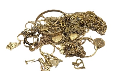 A COLLECTION OF VINTAGE 9CT GOLD JEWELLERY To include a chil...
