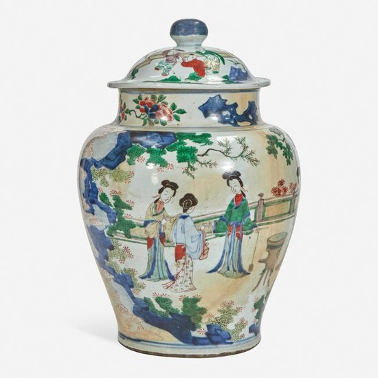 A Chinese wucai-decorated porcelain large jar and cover