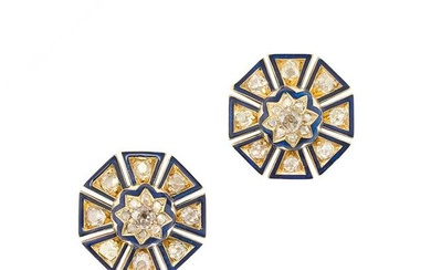 A PAIR OF ANTIQUE DIAMOND AND ENAMEL CLUSTER EARRINGS in yellow gold, set with a cluster of old and