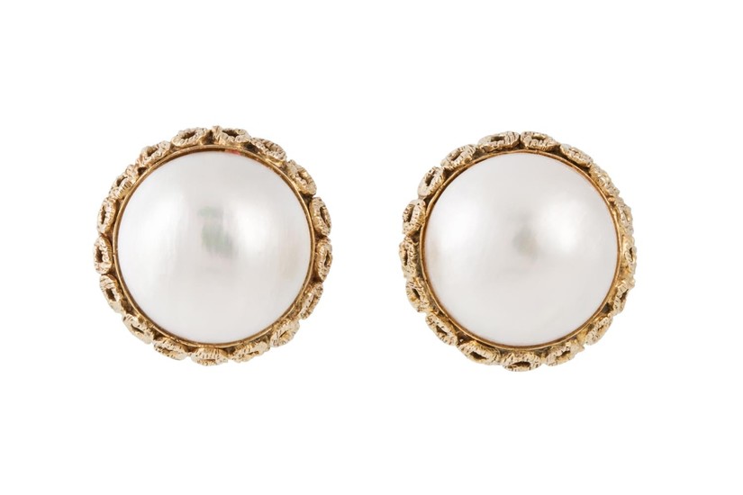 A PAIR OF MABÉ PEARL EARRINGS, mounted in 14ct gold