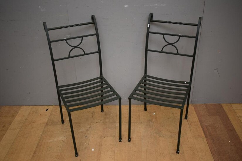 A PAIR OF WROUGHT IRON OUTDOOR CHAIRS (93H x 40W x 54D CM) (LEONARD JOEL DELIVERY SIZE: LARGE)