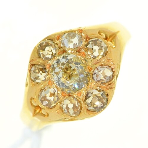 A diamond cluster ring, with old cut diamonds, in 18ct gold,...