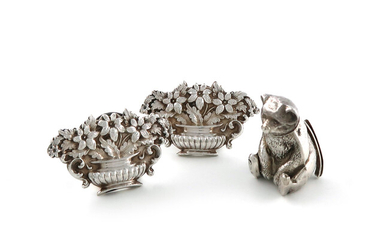 A pair of late-Victorian silver menu card holders