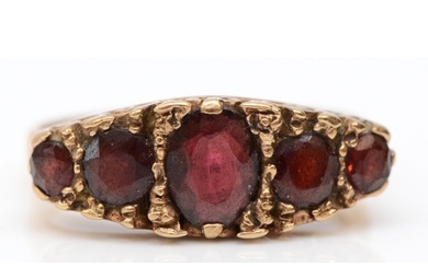 A vintage 9ct gold five stone garnet ring, carved setting, O...
