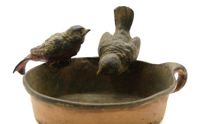 AN AUSTRIAN COLD PAINTED BRONZE PAIR OF BIRDS DRINKING