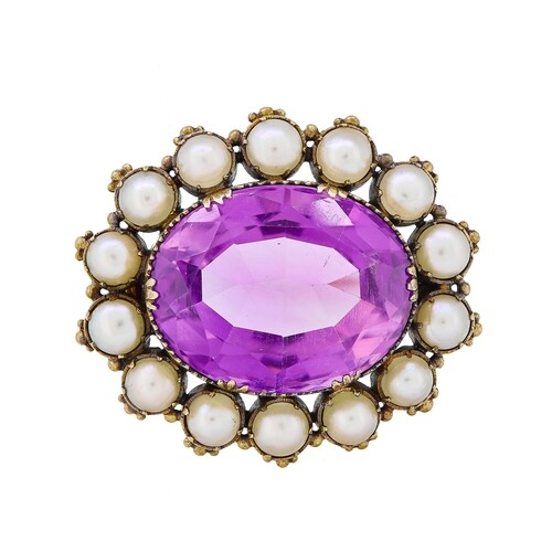 ANTIQUE AMETHYST AND PEARL BROOCH, set with a central oval a...