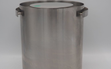 Arne Jacobsen / Stelton : Seau à glace, acier inoxydable 18/10, modèle série cylindre, H...