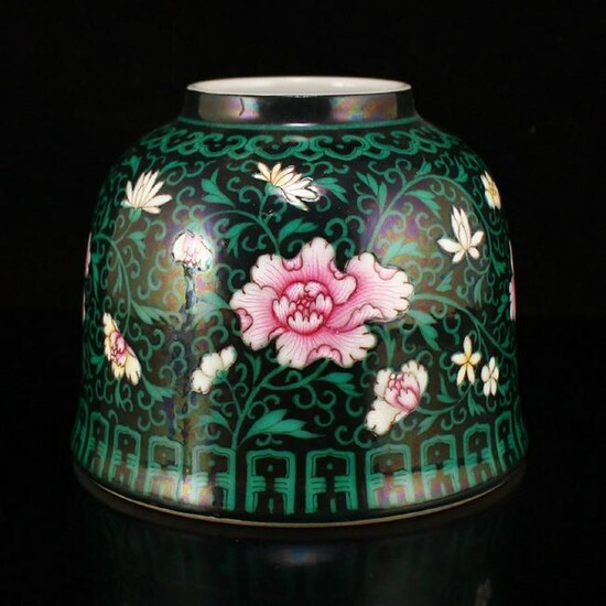 Black Ground Famille Rose Horseshoe Porcelain Vase