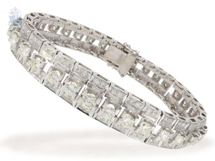Bracelet: extremely beautiful and very luxurious goldsmith's bracelet, complete brilliant/diamond setting, individual handwork with large precious diamonds, approx. 10ct